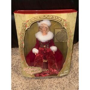 Holiday Elegance‎ Barbie Doll 1998 Jakks Pacific Red Velvet Fur Trim NIB